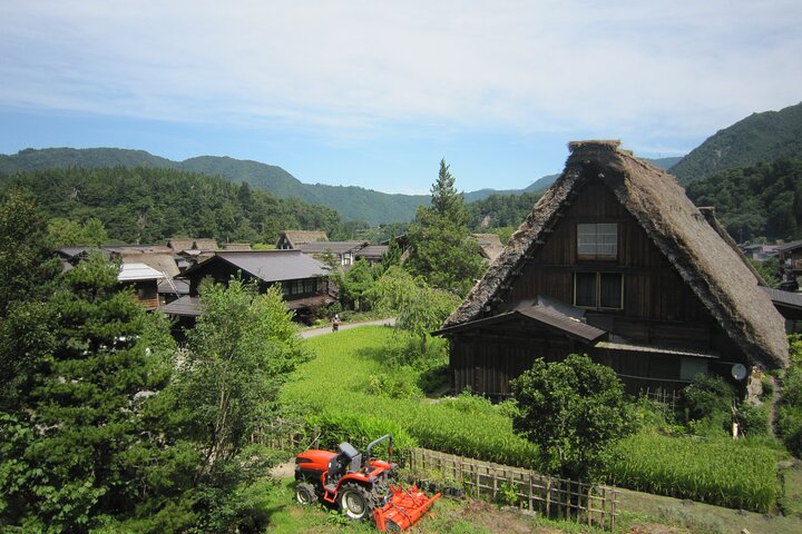 [Visite en bus d'une journée au départ de la gare de Kanazawa] Visite de Shirakawa-go/Takayama en bus Platinum Route