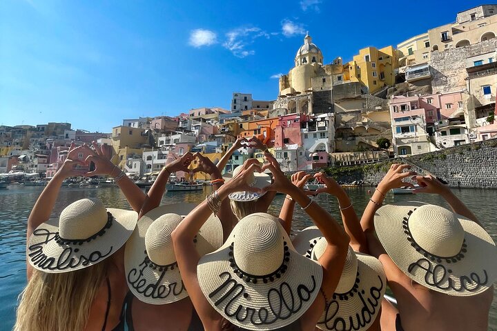 Procida : Excursion en bateau - Arrêts pour la baignade, la plongée avec tuba et la photographie sous-marine