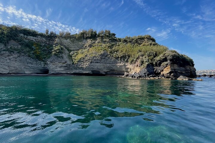 Procida : Excursion en bateau - Arrêts pour la baignade, la plongée avec tuba et la photographie sous-marine