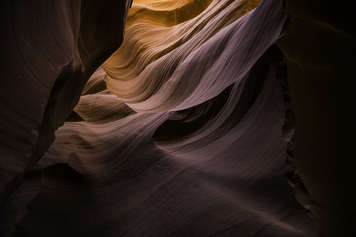 Entrada Primária no Tempo do Canyon Antelope Inferior com Guia Navajo
