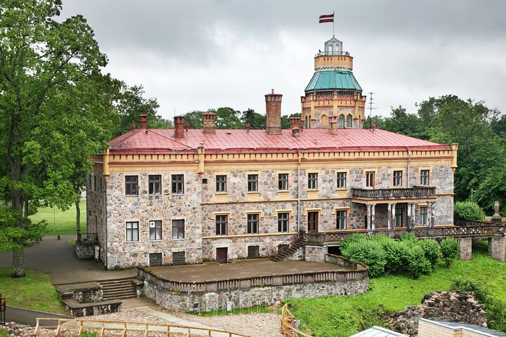 Private Full-Day Trip to Turaida, Sigulda, and Cesis