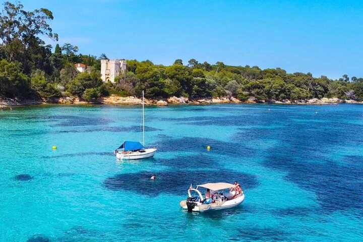 Oppdag Lérins-øyene og Cannes-bukten med privat båt