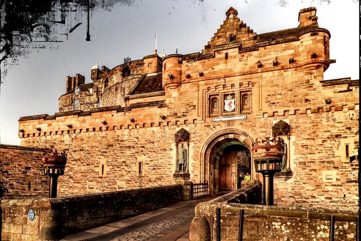 Edinburgh Castle Guided Tour Tickets Included