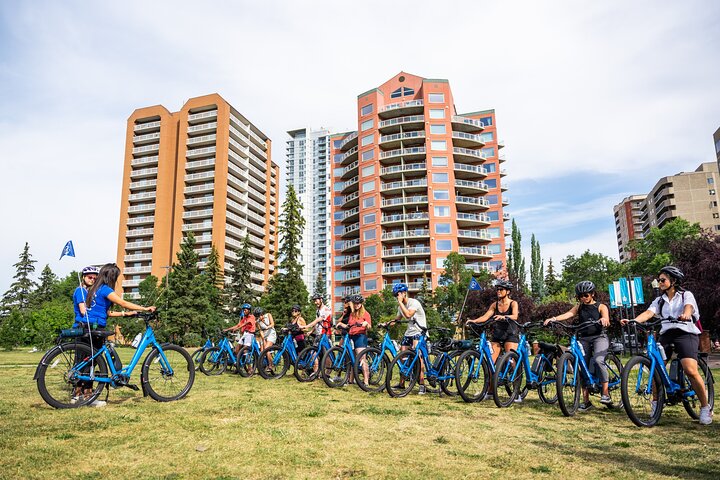 Edmontons främsta matcykeltur : Den bästa lokala matturen på elcyklar