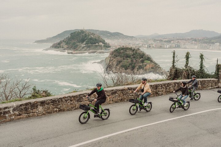 Tour in bici elettrica per piccoli gruppi a San Sebastian