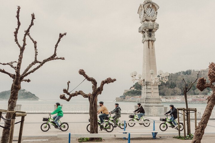 Tour in bici elettrica per piccoli gruppi a San Sebastian