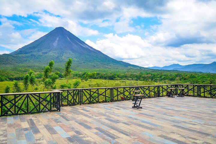 Arenal Volcano & Hot Springs Heldagstur från San José