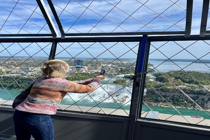 Niagara Falls Tour: Croisière en bateau, voyage derrière les chutes et Skylon