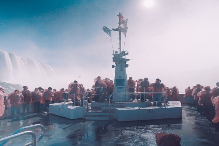 Niagara Falls Tour: Croisière en bateau, voyage derrière les chutes et Skylon