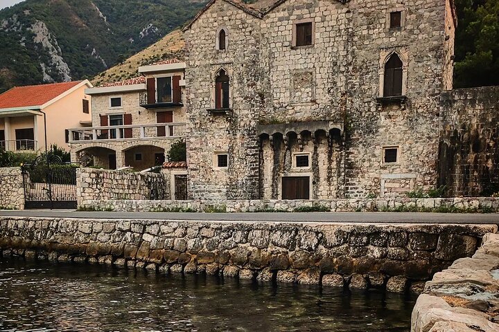 Cattaro: tour privato del viaggio nel tempo di Boka Bay con museo interattivo