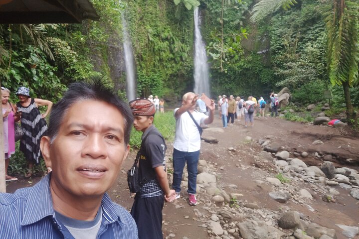Benang Kelambu & Stokel Cascate e Handweaving Village Tour
