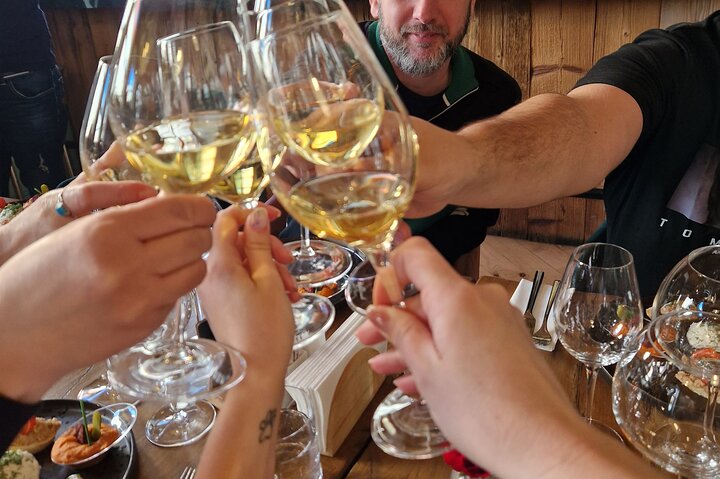 Halbtägiger privater Essens- und Wein-Rundgang Oradea Rumänien
