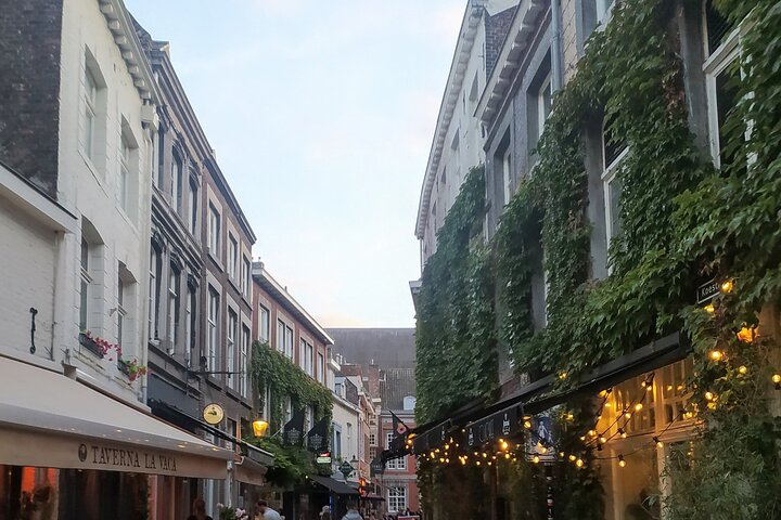 Maastricht Höjdpunkter 2 timmars privat rundvandring + lokal provning