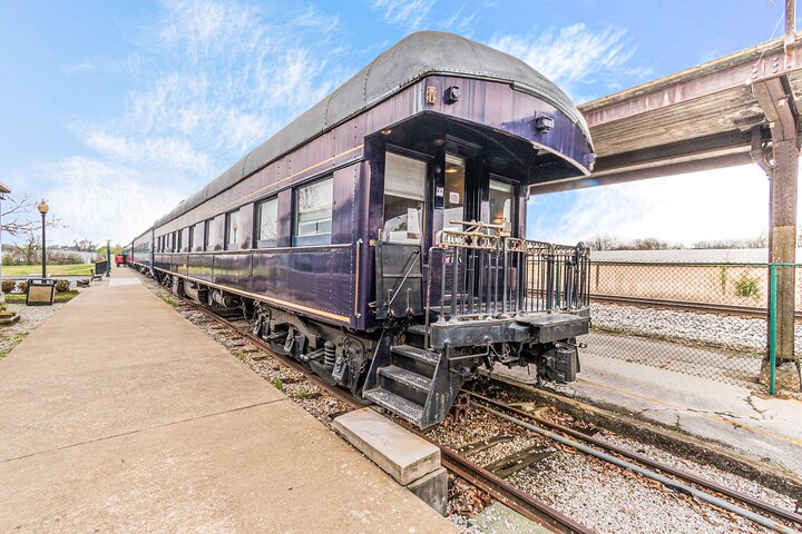 Evite las colas: Boleto histórico para el museo de trenes y trenes con visita guiada