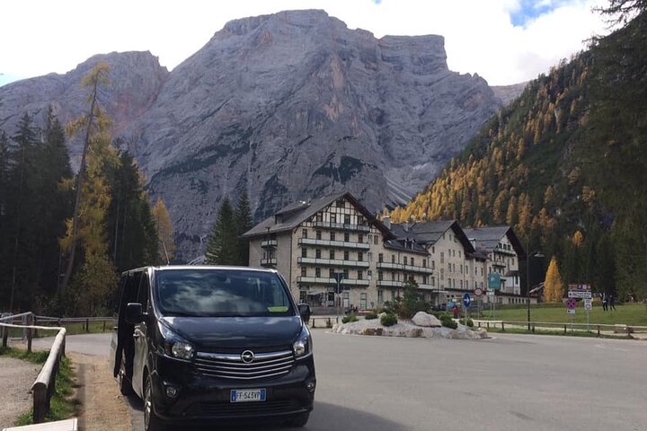 Tägliche Touren in den Dolomiten mit Abfahrt und Ankunft in Cortina d'Ampezzo