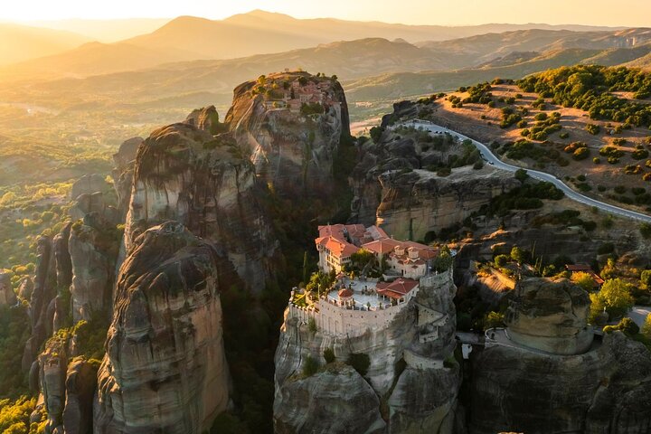 Meteora: Guidet solnedgangstur med klostre og grotter besøk