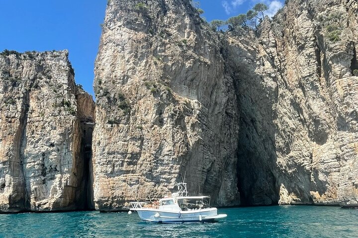 Bootsausflug nach Gaeta mit Stopp zum Schwimmen und Schnorcheln 2 STUNDEN