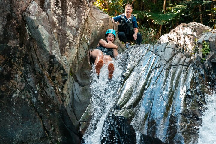 To-i-én-dagstur: El Yunque og Bio Bay-tur med transport