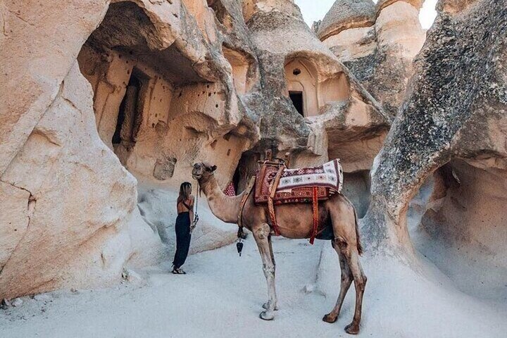 Capadocia Magics : Tour de 3 días que incluye paseo en camello y en globo