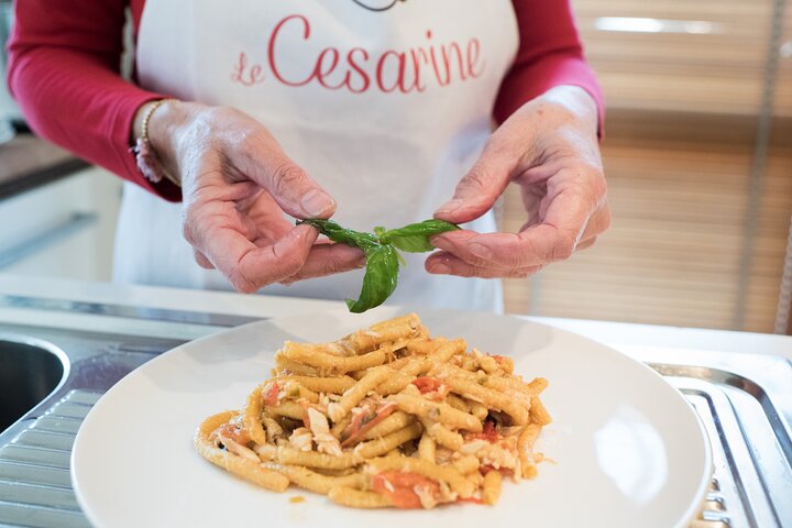 Olbia : Cours de pâtes et de tiramisu dans une maison locale par Cesarine