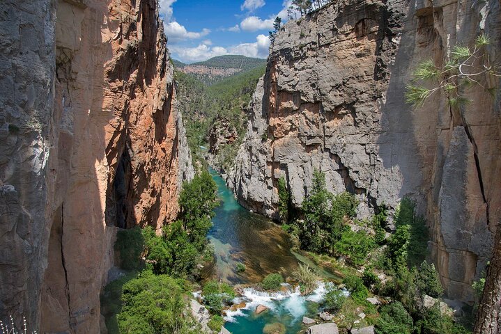 Från Valencia: Montanejos termalbassänger + Vandring, forsränning, kajak