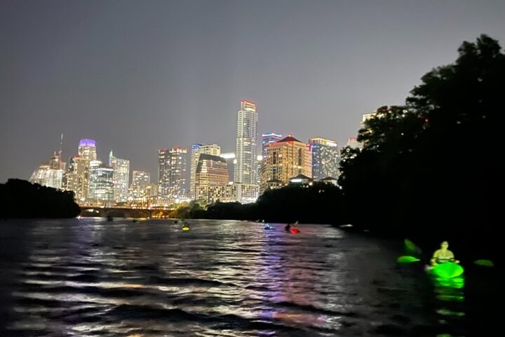 Downtown Austin Sunset Kayak Tour met 1,5 miljoen vleermuizen