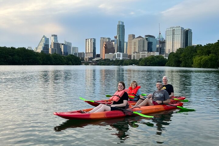 Downtown Austin Sunset Kayak Tour met 1,5 miljoen vleermuizen