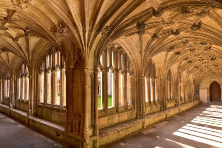 Ganztägige Tour ab Bristol zu den Dörfern Stonehenge und Cotswold