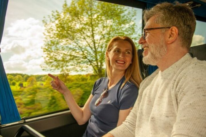 Ganztägige Tour ab Bristol zu den Dörfern Stonehenge und Cotswold