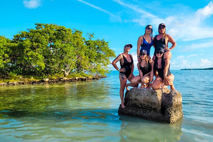 One Love Vibes Tour : Discover the 7 Colors of the San Andreas Sea