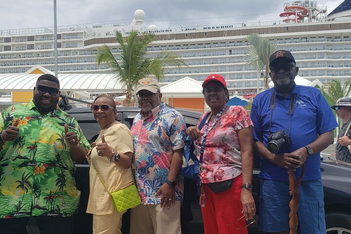 Nassau's Half Day Bus City Tour: Guided Tour with Free Samples