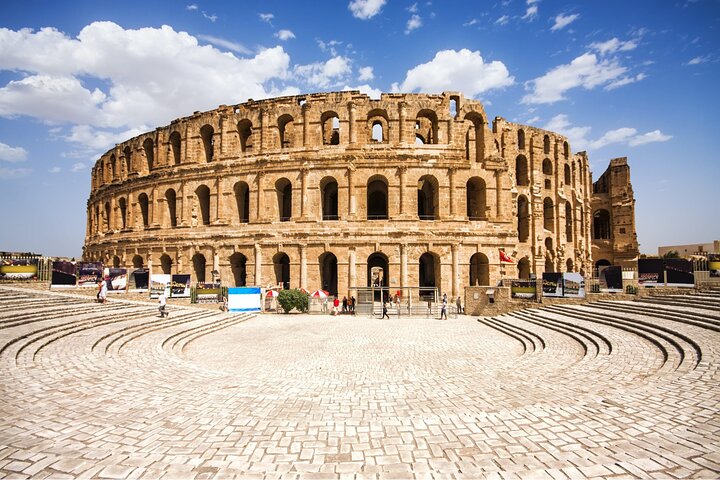 Tour in Berbers and Travellers Twelve and Tozeur in 2 days