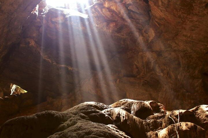 Vizag para as cavernas de Borra e excursão de um dia ao complexo budista de Thotlakonda