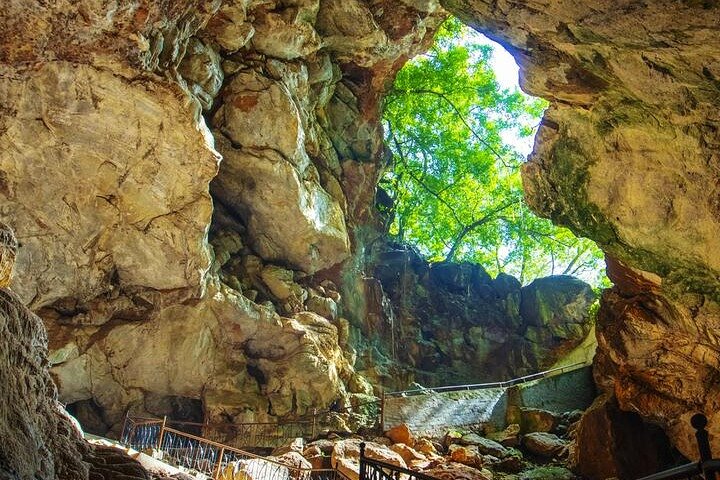 Vizag para as cavernas de Borra e excursão de um dia ao complexo budista de Thotlakonda