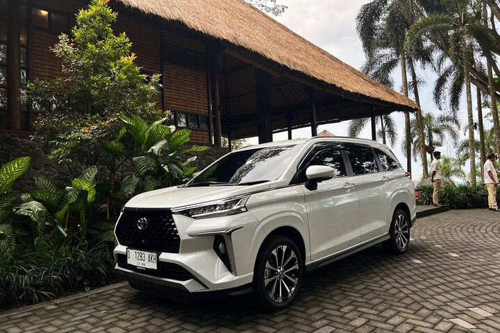 Privat bil charter på Bali med en engelsktalende sjåfør