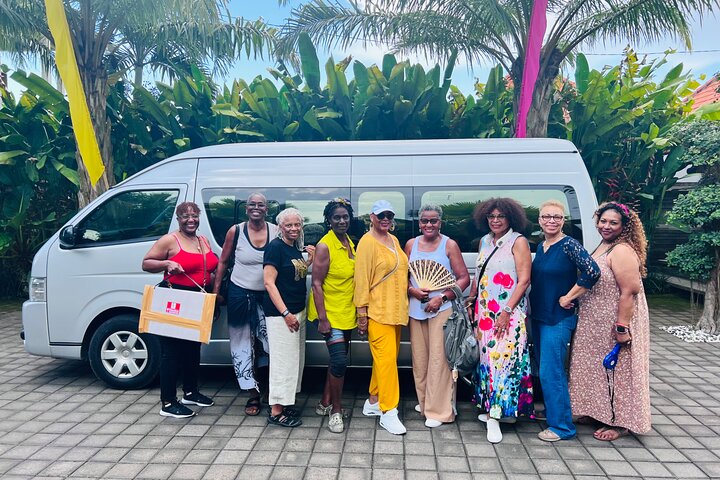Privat bil charter på Bali med en engelsktalende sjåfør