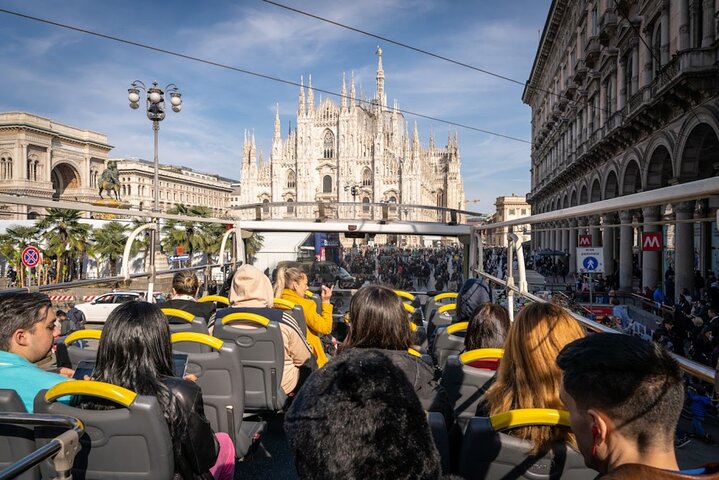 Milán superahorro: Entrada Evite las colas al Duomo y visita guiada a la terraza