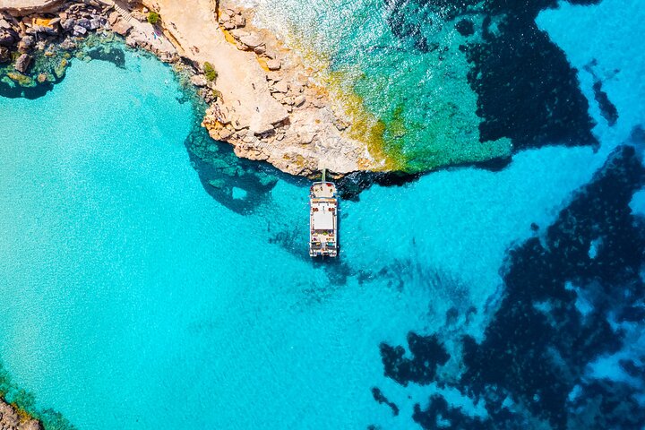 Ibiza strandhopcruise met paddleboards, drankjes en eten 6 uur