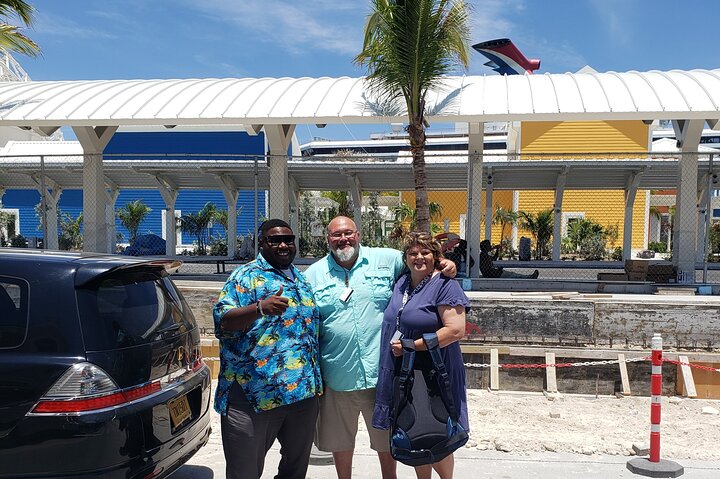 Nassau's Half Day Bus City Tour: Guided Tour with Free Samples