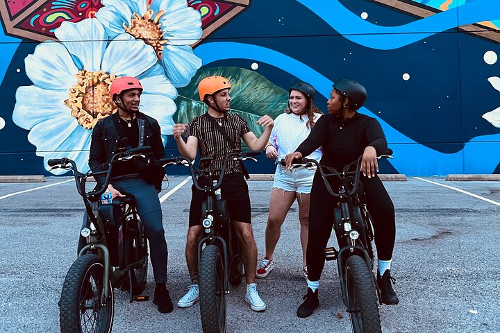 Downtown Dallas : Excursion de 2 heures à vélo électrique au coucher du soleil – Lumières de la ville et Skyline