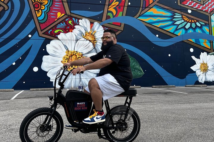 Downtown Dallas : Excursion de 2 heures à vélo électrique au coucher du soleil – Lumières de la ville et Skyline