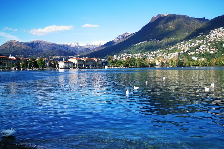 Lago Como & Lugano para grupos pequeños : 2 países en 1 día, Crucero en barco