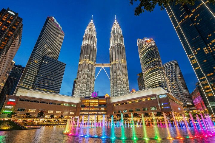 From Singapore: Private Kuala Lumpur / Malacca tour + SKY DINING