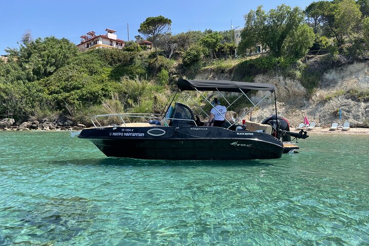 Schiffswrack und Blaue Höhlen - Private Speedboat Tour (bis 6 Personen)
