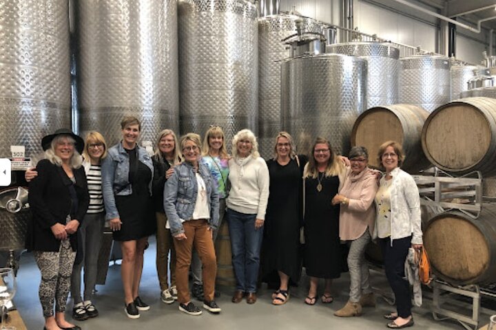 West Kelowna con Guida turistica del vino, Cherry! Tour pomeridiani.