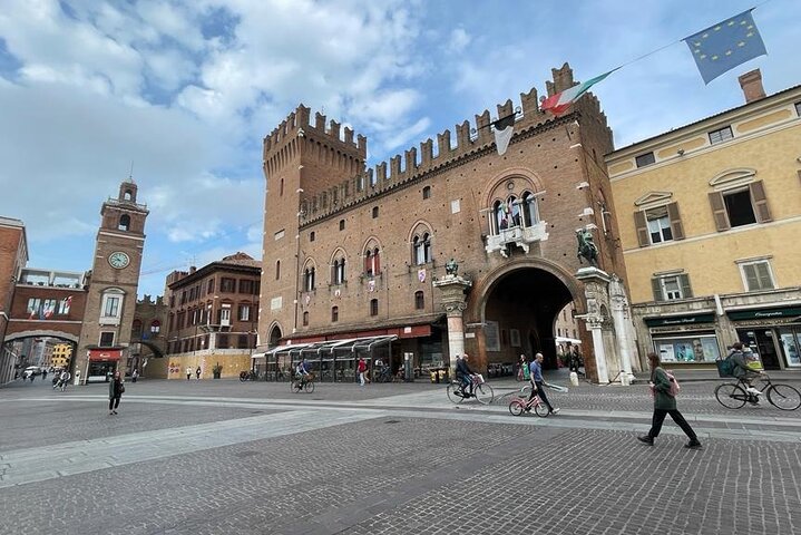 Ferrara Tour af Must-see attraktioner med lokal Top Rated Guide