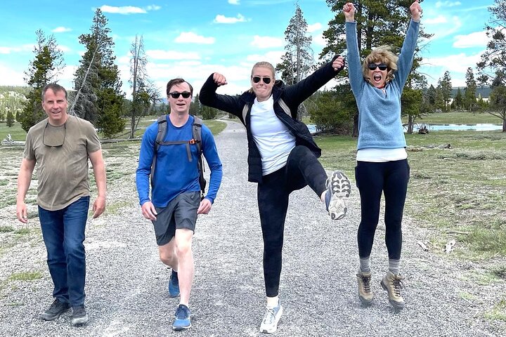 Visite privée de Yellowstone : sites emblématiques, faune, randonnées familiales + déjeuner