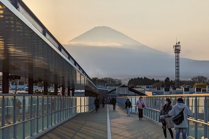 Mt. Fuji Skjulte Perler & Gotemba Outlets med Lokal Vejleder & Chauffør