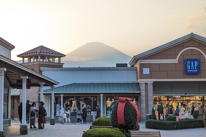 Mt. Fuji Skjulte Perler & Gotemba Outlets med Lokal Vejleder & Chauffør