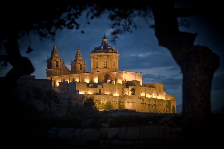 Tour nocturno guiado por el paseo marítimo de La Valeta, Mdina y Rabat